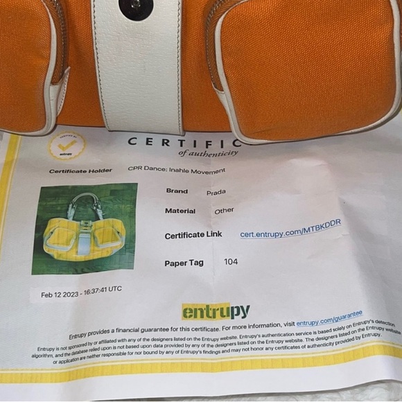 #31027 🔥Hot Pick🔥Prada 💕❤️ Beautiful Preloved Prada shoulder bag - Picture 2 of 16